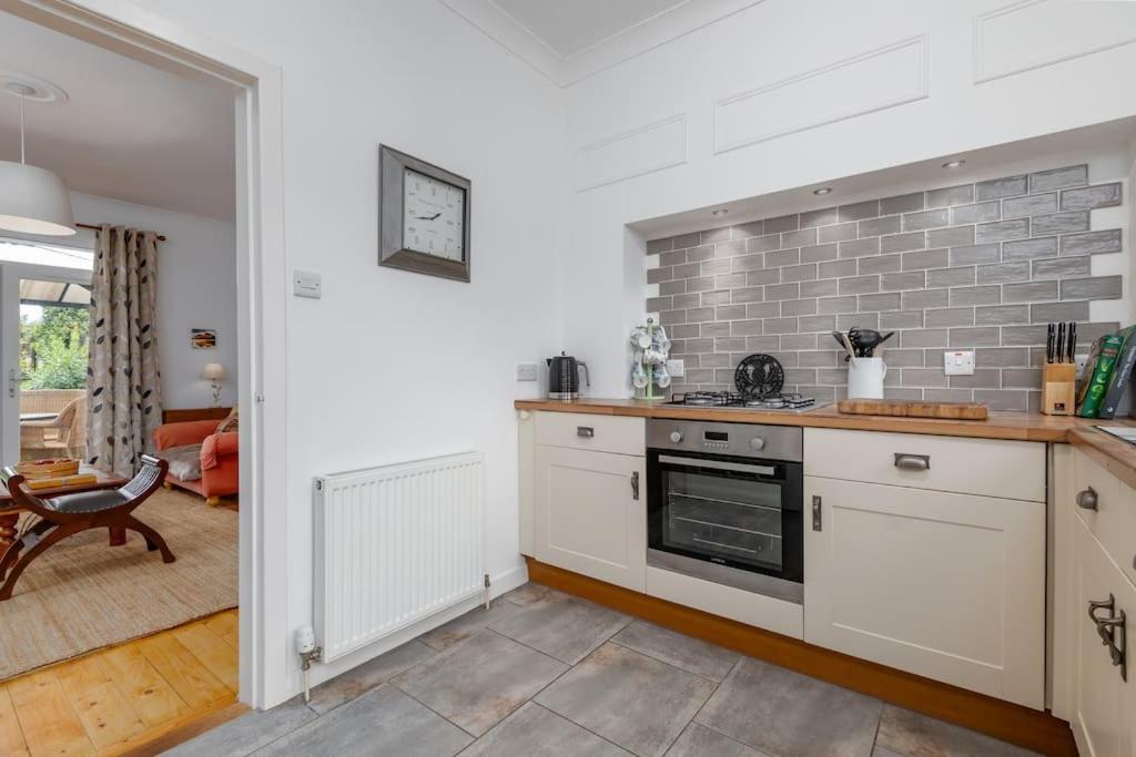 Heather Cottage, 2 Bedroom In Comrie Bagian luar foto