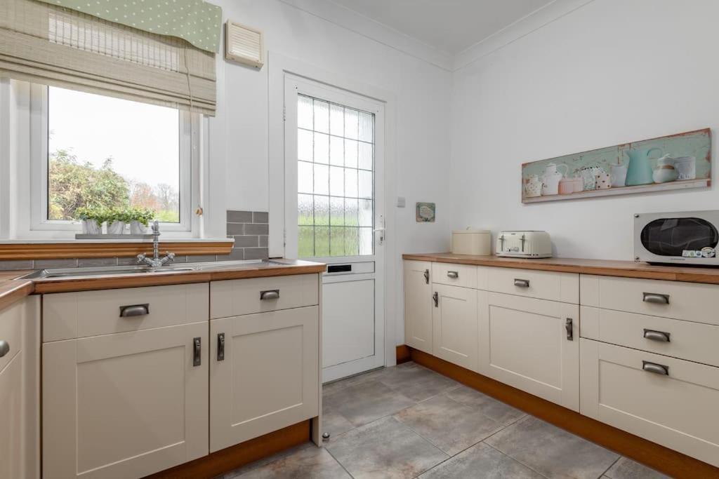 Heather Cottage, 2 Bedroom In Comrie Bagian luar foto